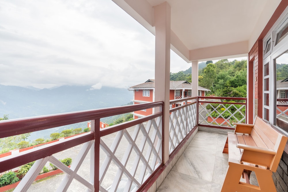 Summit Tashi Ghang Heritage Resort Pelling 3/27