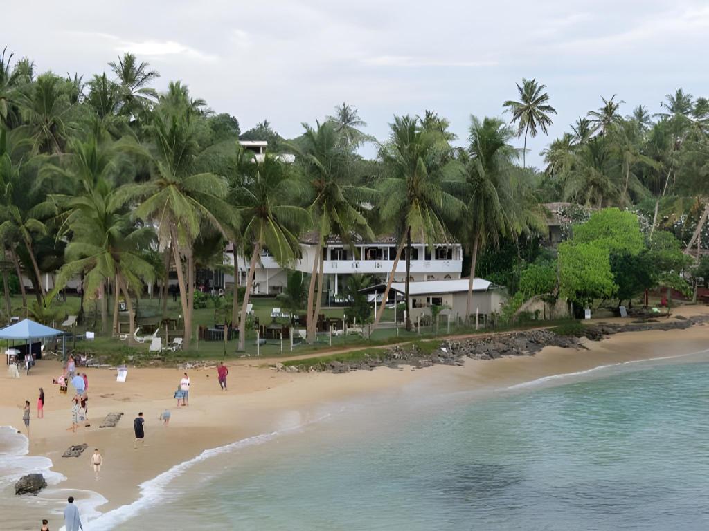 Giragala Village Hotel 7/11