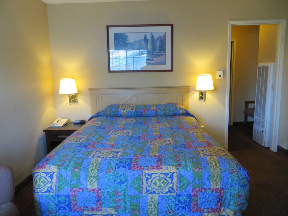 Surf City Inn And Suites 20/50