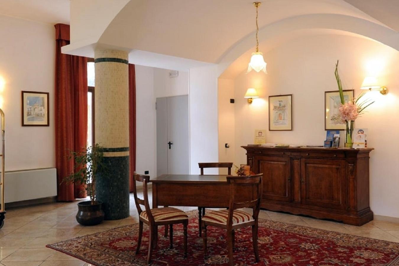 Villa Rosa 9/41