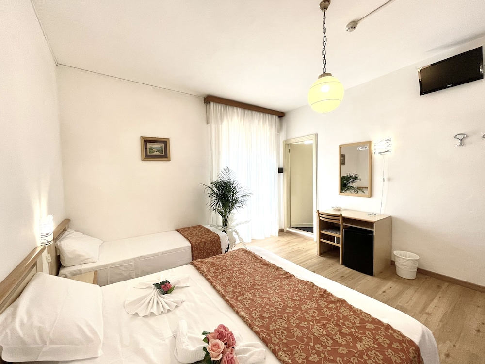 HOTEL TROVATORE 13/48