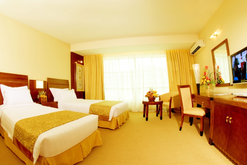 CELYN HOTEL CITY MALL 12/37