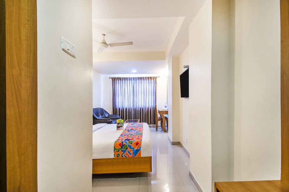 Fabhotel Jansi Deluxe Gandhipuram 25/33