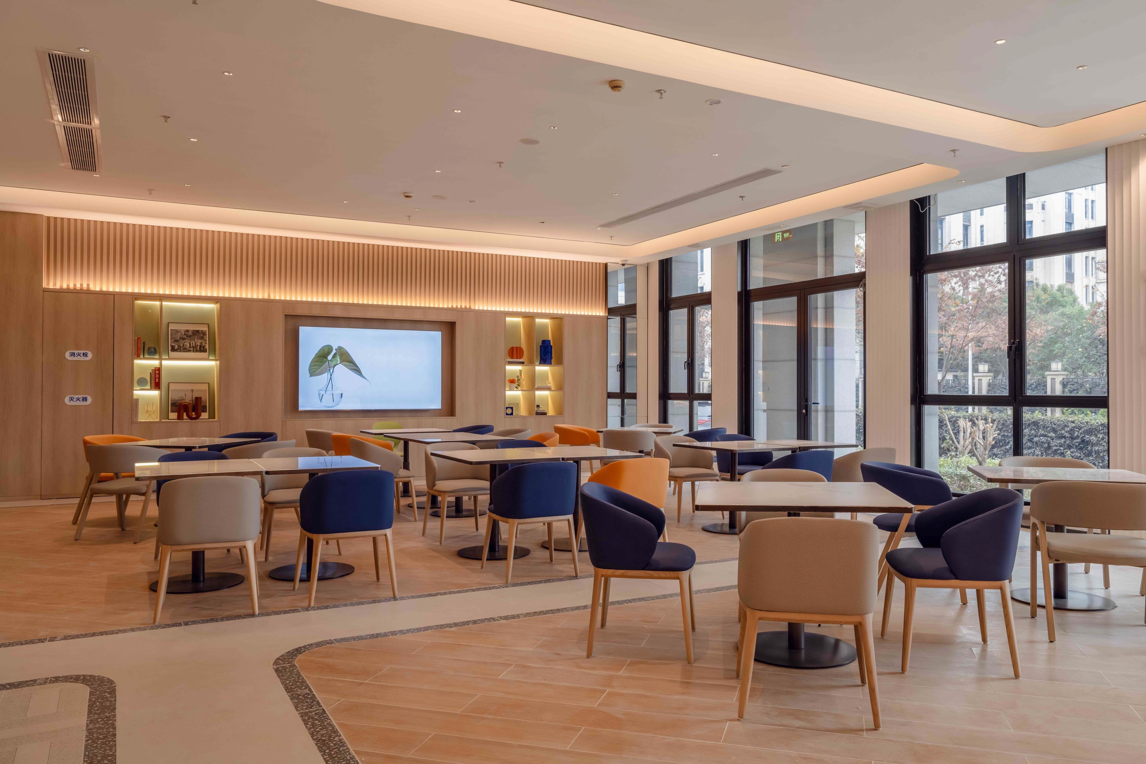 Holiday Inn Express Shanghai Hongqiao NECC 39/50
