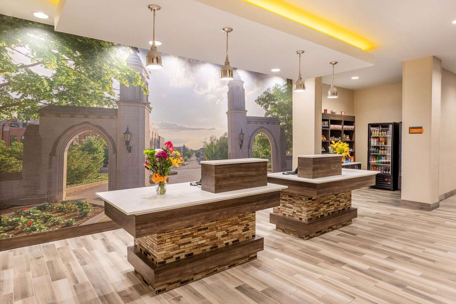 La Quinta Inn & Suites by Wyndham Bloomington 10/64