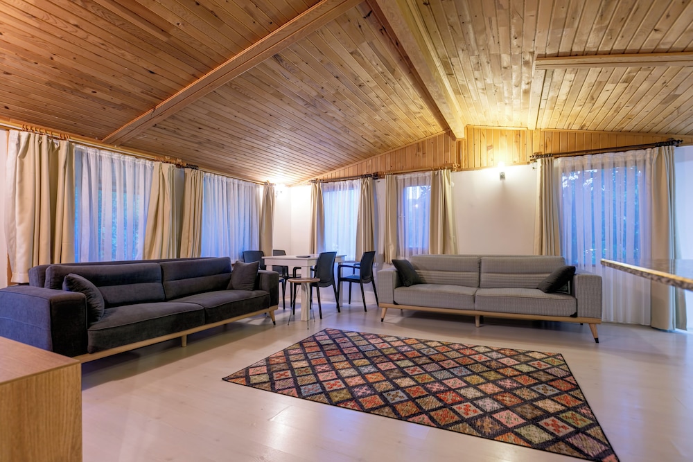 Etenna Bungalow 62/84
