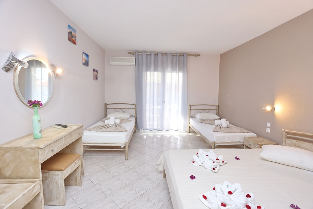 Summer Dream Hotel 30/50