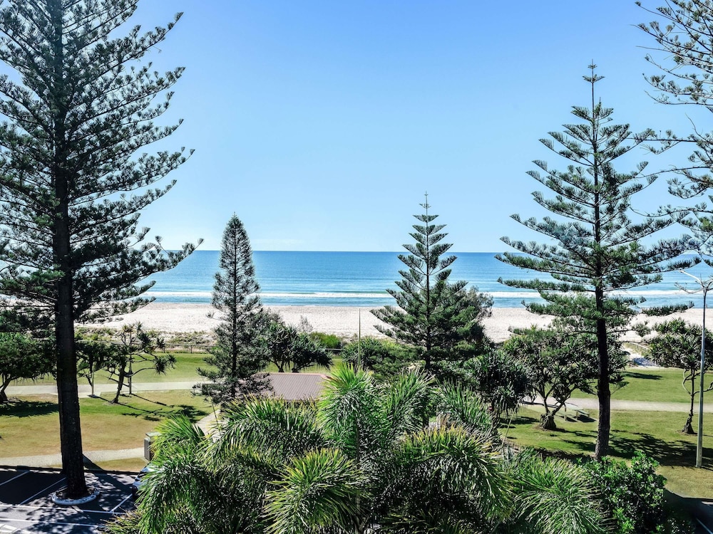 Mantra Coolangatta Beach 61/63