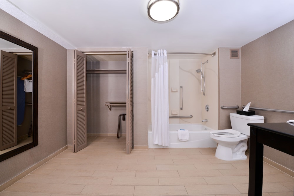 Holiday Inn Express Burlington 27/79