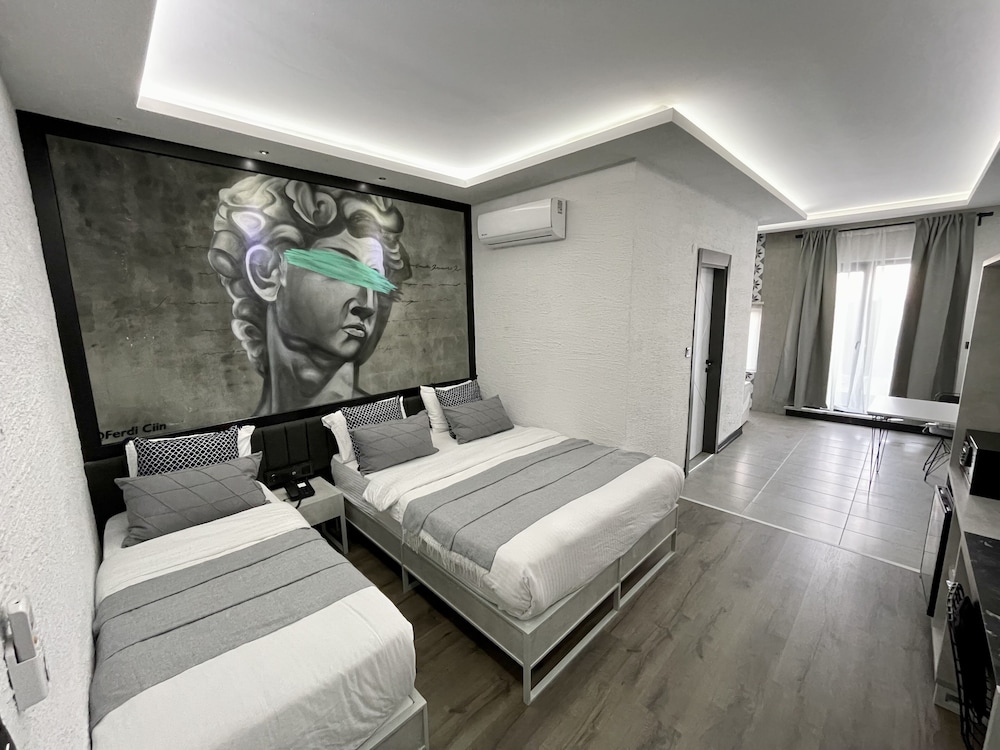 Melanj Airport Hotel 8/46