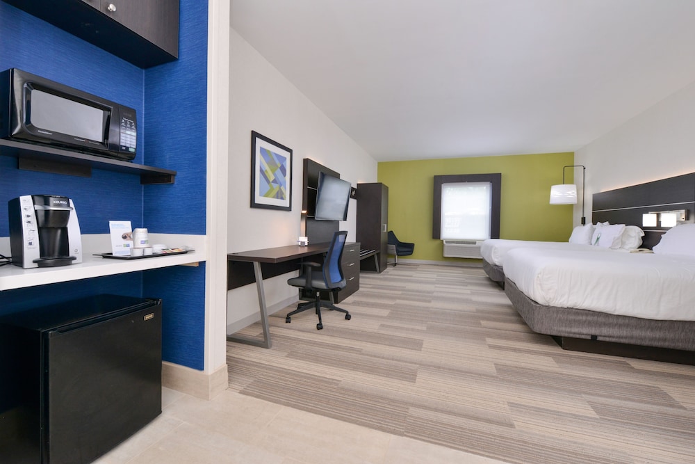 Holiday Inn Express Mystic 20/45