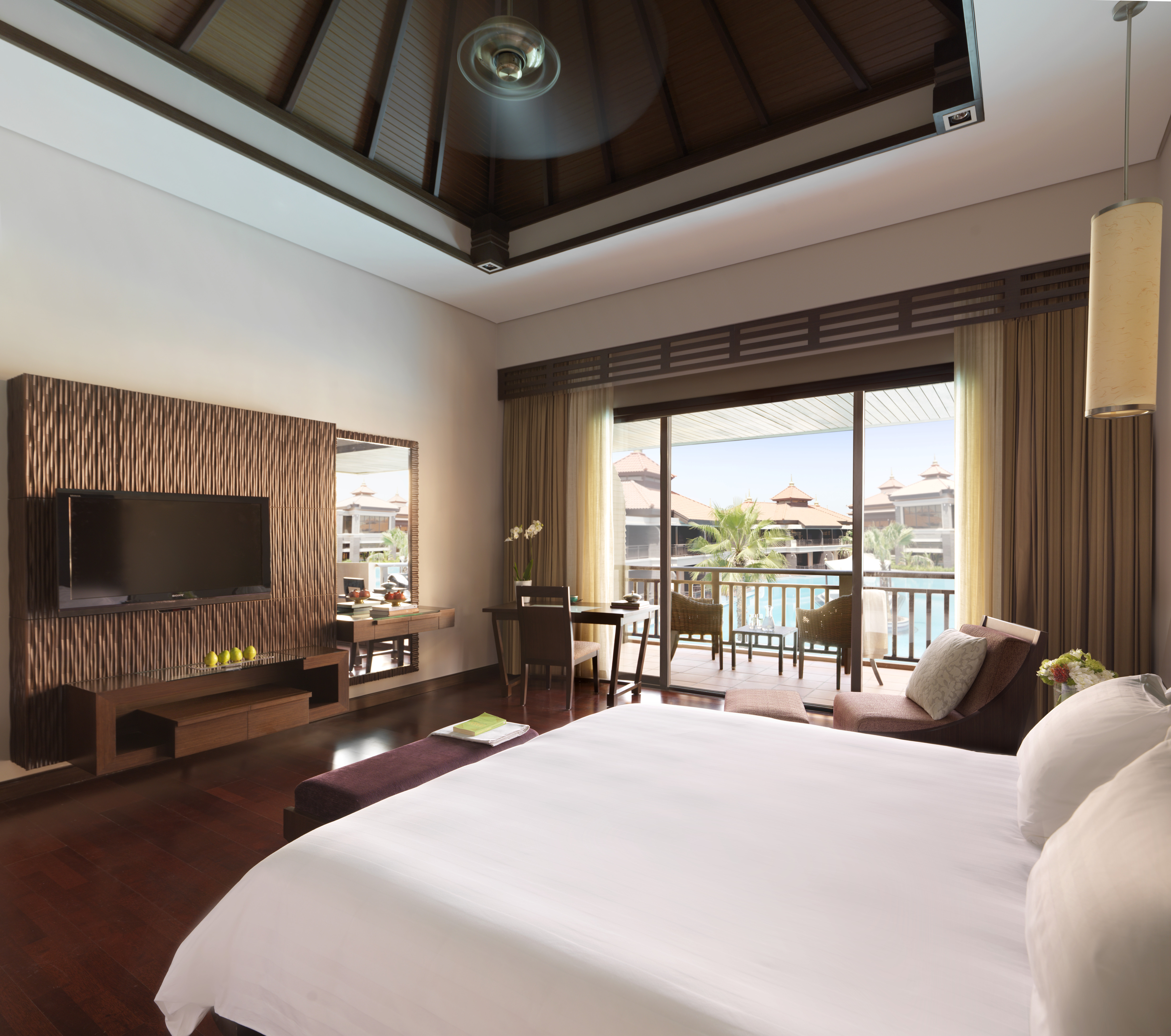 PREMIER, LAGOON VIEW