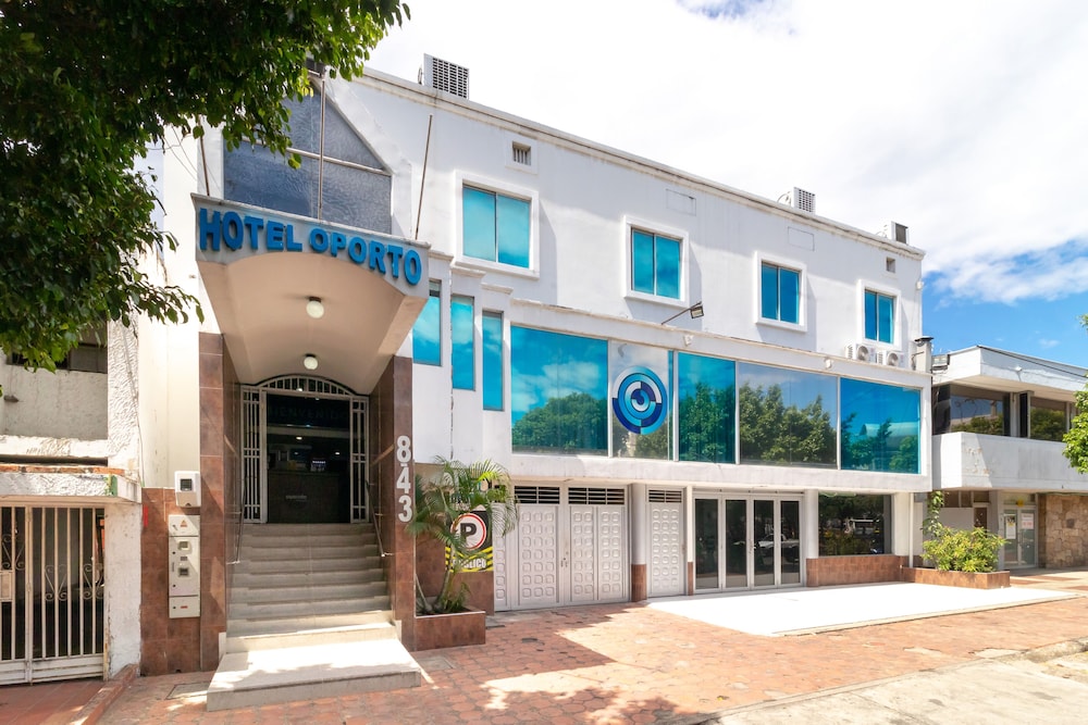 Ayenda Oporto Suites 1/18