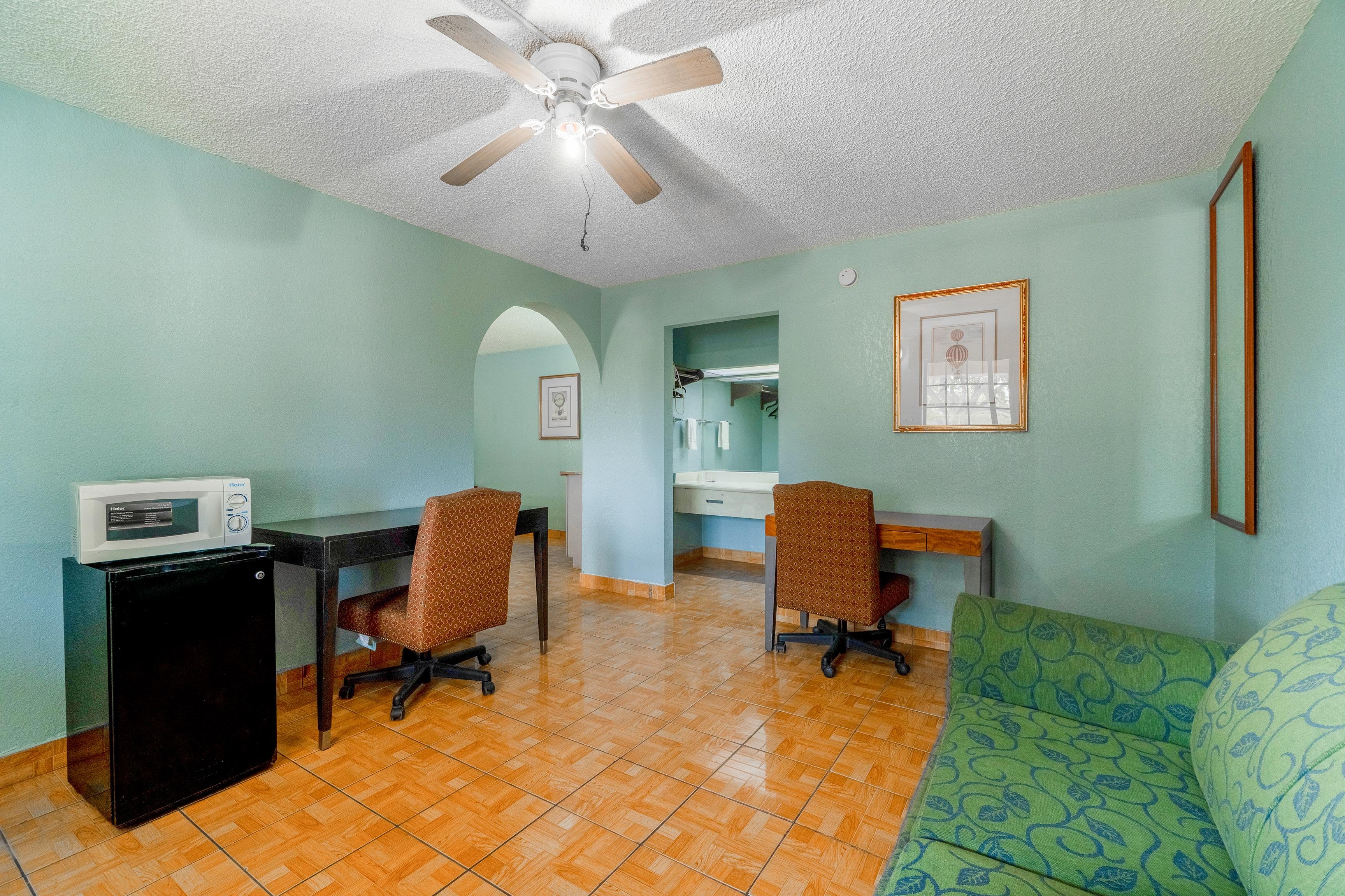 Lone Star Inn & Suites Harlingen TX 40/60