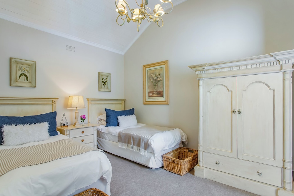 2 BEDROOMS, COMFORT, COTTAGE