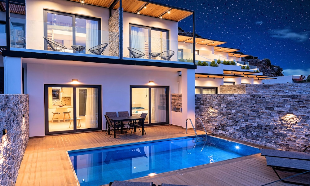 Aelia Suites 31/63