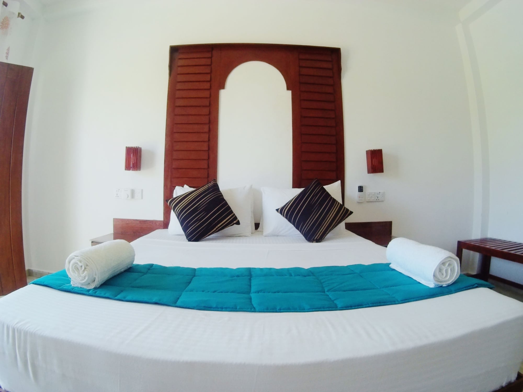 DELUXE, DOUBLE BED