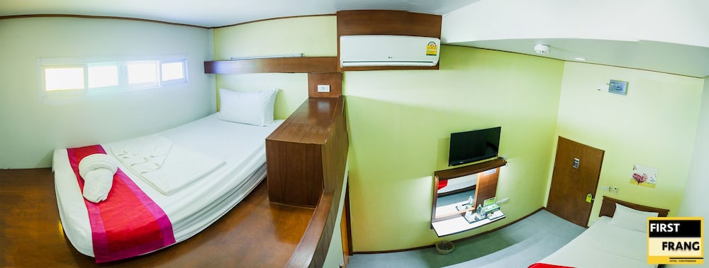 First & Frang Hotel 27/70