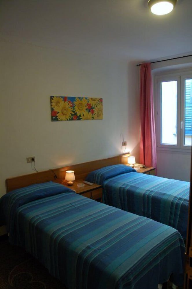 Hotel Major Genova 6/28