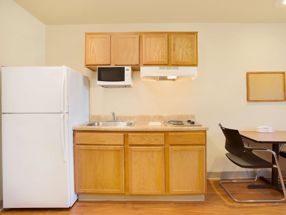 Studio 6 Extended Stay Birmingham Pelham AL 29/44