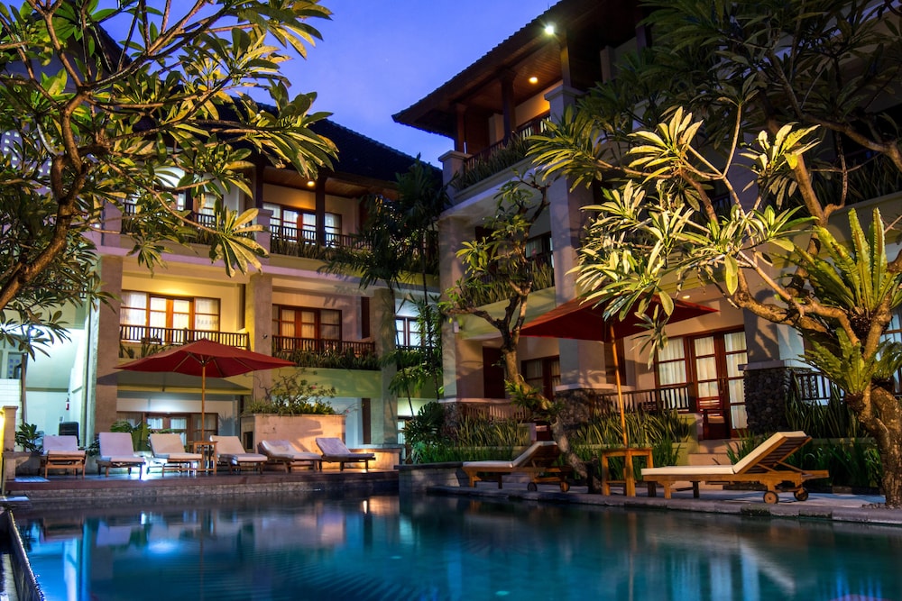 FOURTEEN ROSES BEACH HOTEL 3/62