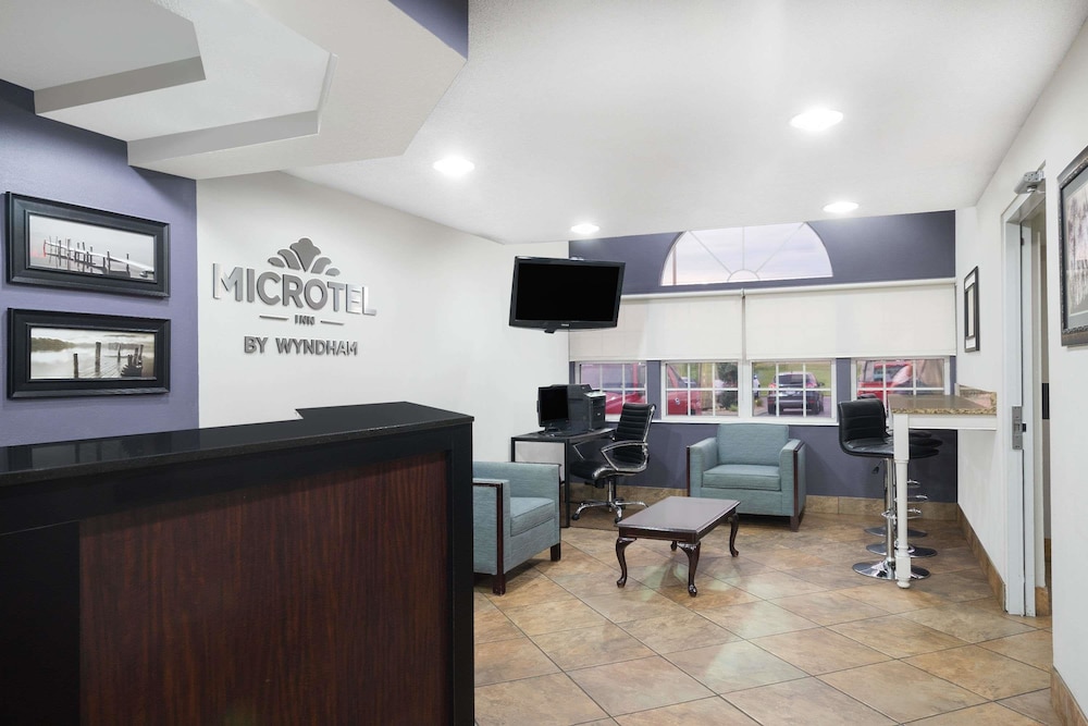 Microtel Inn & Suites by Wyndham Bowling Green 25/30