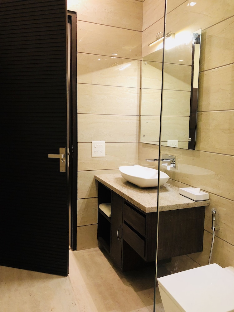 Vivid Boutique Hotel 50/50