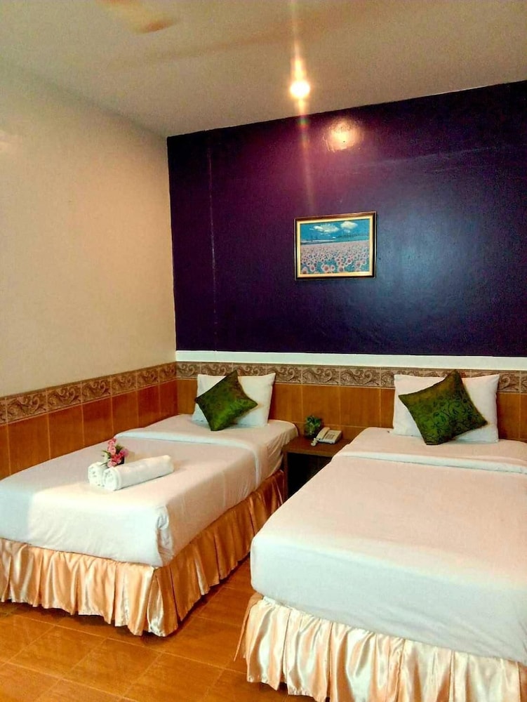 SURIWONG CHUMPHON HOTEL 24/59