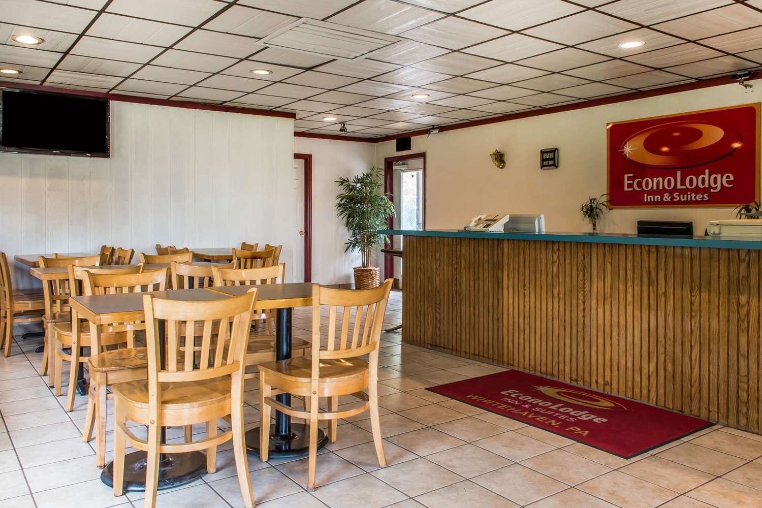 Econo Lodge Inn & Suites Lake Harmony - Pocono Mountains Area 8/29