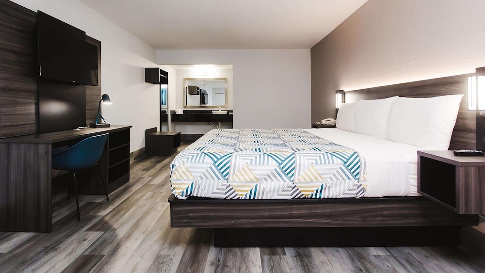 ROOM, KING BED, ACCESSIBLE