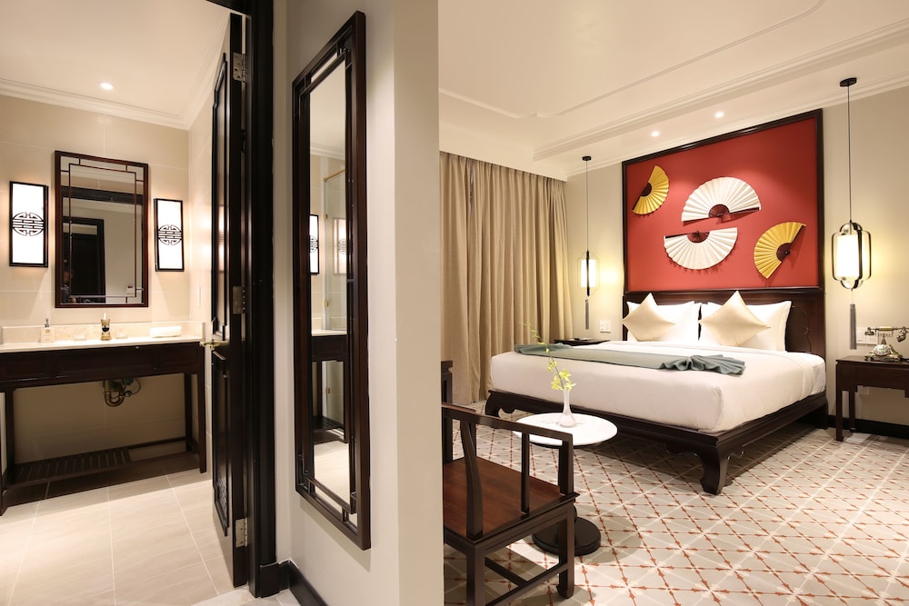 Laluna Hoi An Riverside Hotel & Spa 12/71