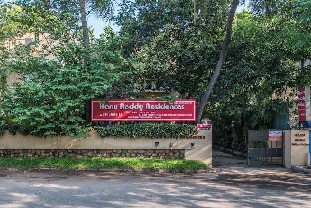 HANU REDDY RESIDENCES - WALLACE GARDEN 3/50
