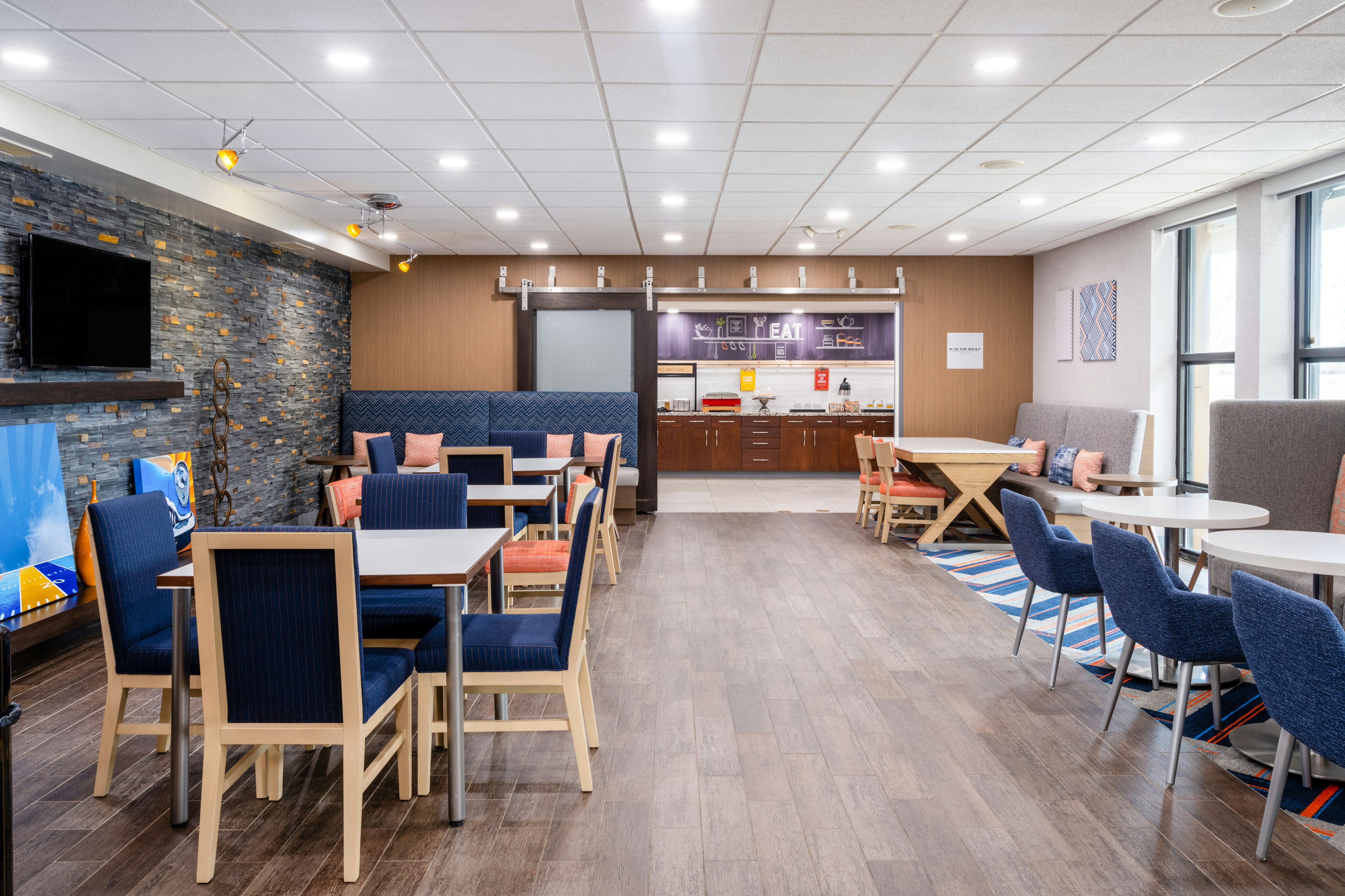Hampton Inn Auburn 34/40