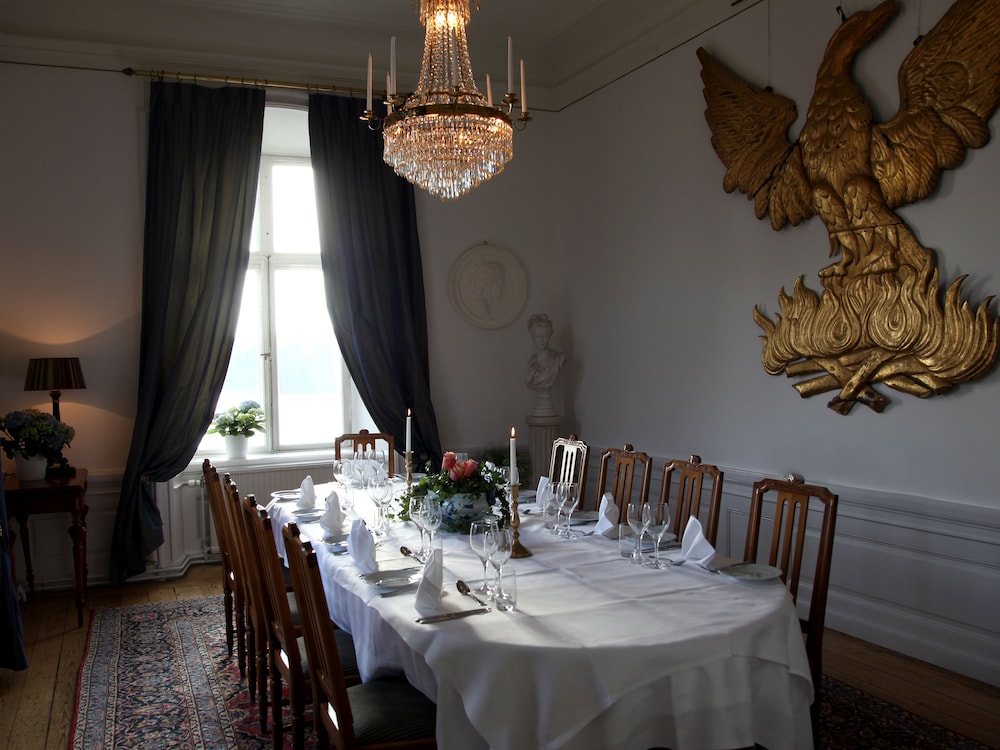 Sodertuna Slott 33/42