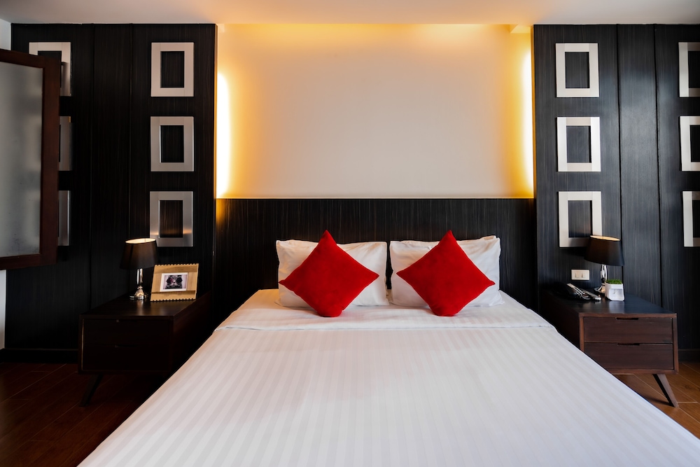 Family, 1 Double and 3 Single Beds