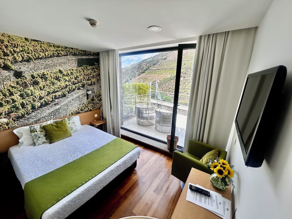 Standard, Double Bed, Vineyard View