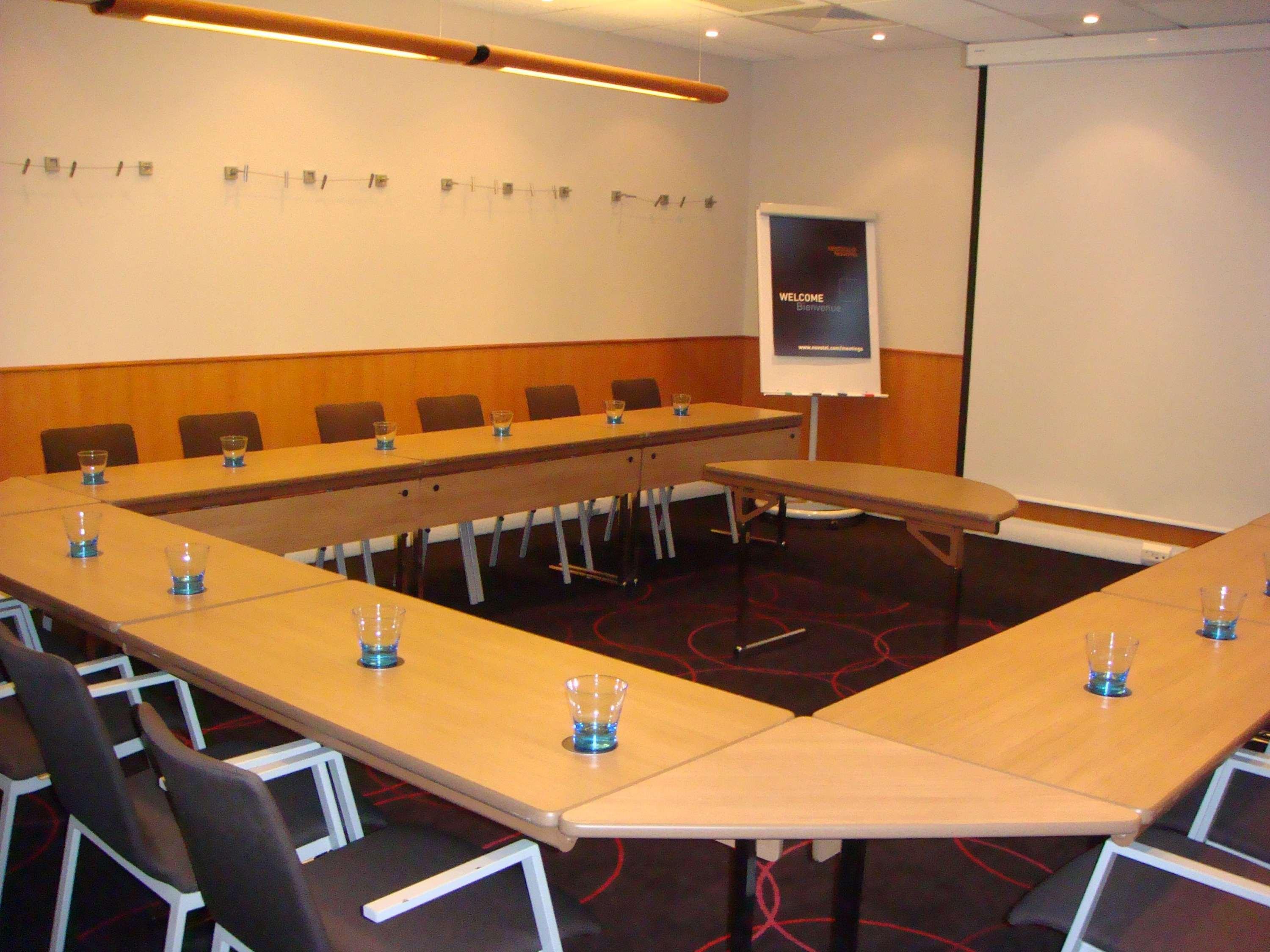 Novotel London Heathrow Airport - M4 Jct 4 Hotel 45/50