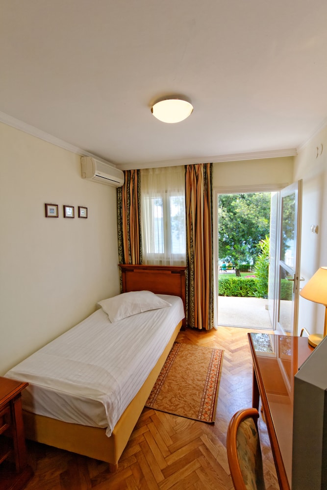 All Inclusive Hotel Val 6/50