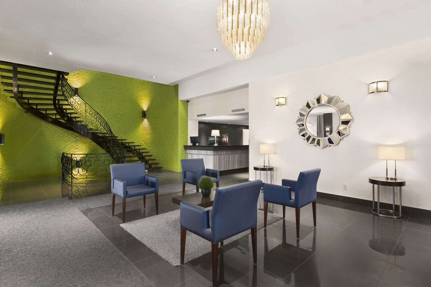 Days Inn by Wyndham Montreal Airport Conference Centre 8/12