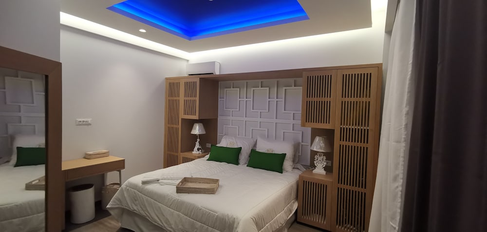 غرفة سوبيريور بسرير مزدوج بشرفة بإطلالة جزئية على البحر، Villaggio Boutique Hotel Hersonissos - Adults Only 4/8