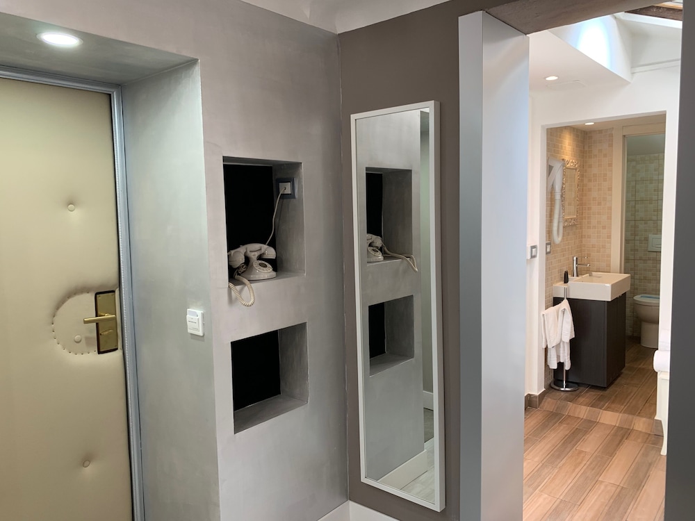 VILLA TOWER INN 22/73