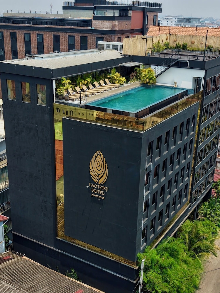 Lao Poet Hotel 6/71