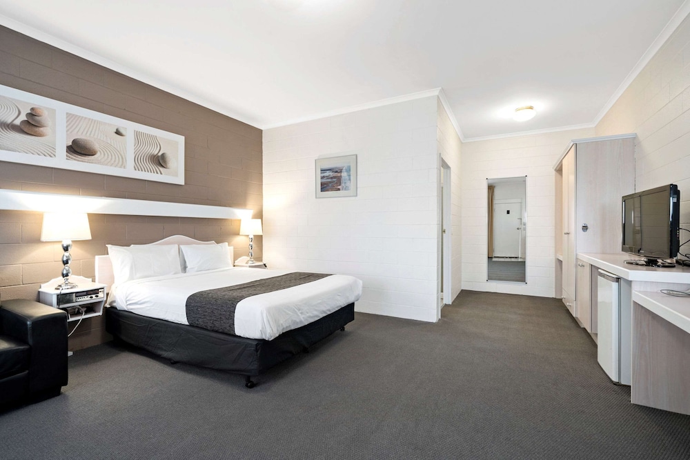 Comfort Inn & Suites King Avenue 8/34