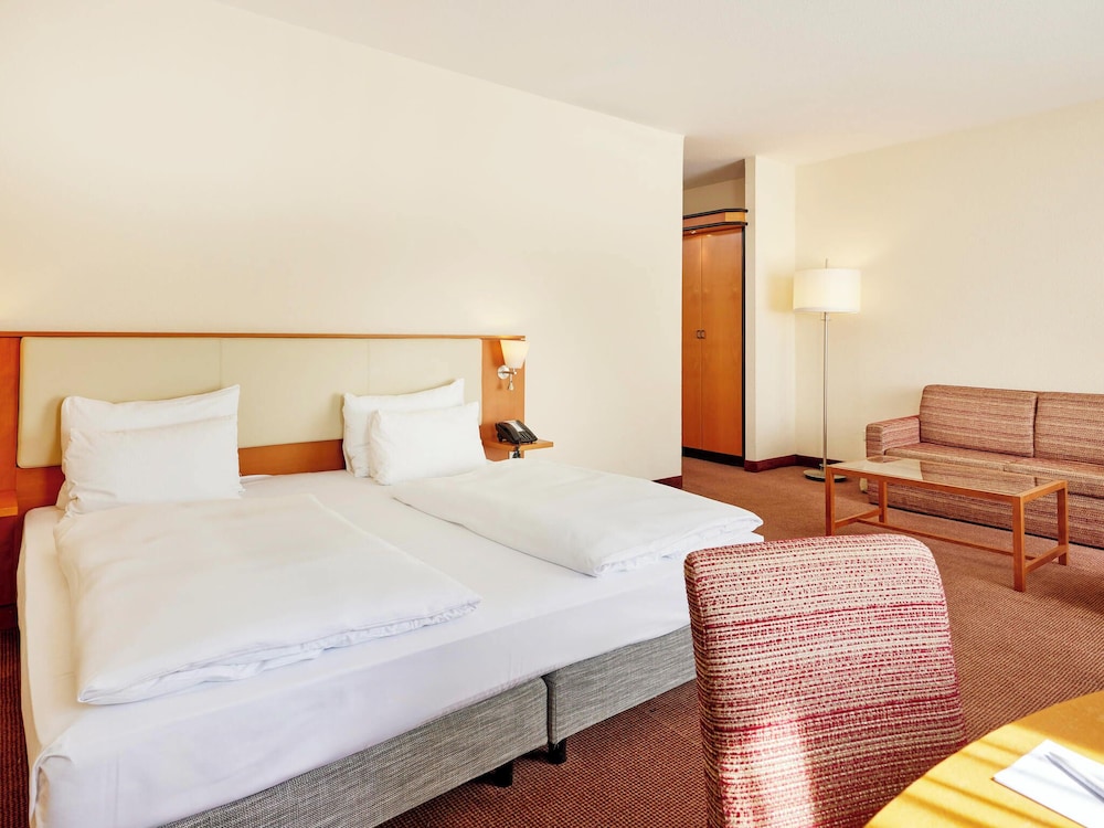 PRIVILEGE, DOUBLE BED