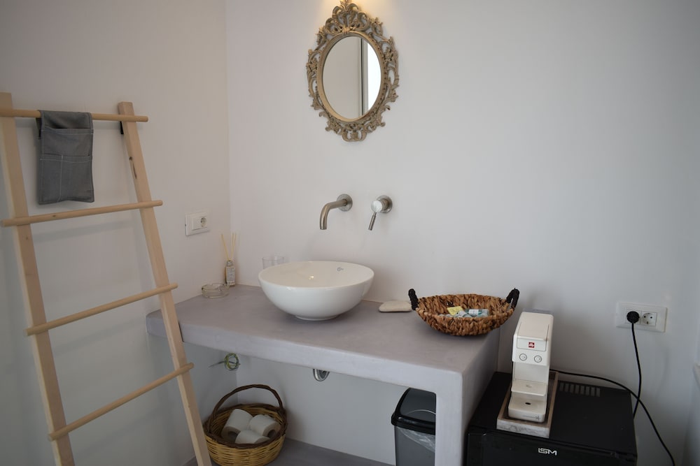 Andriani's Guest House 50/50