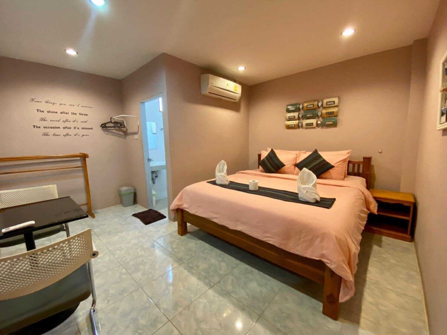 ECONOMY, DOUBLE BED