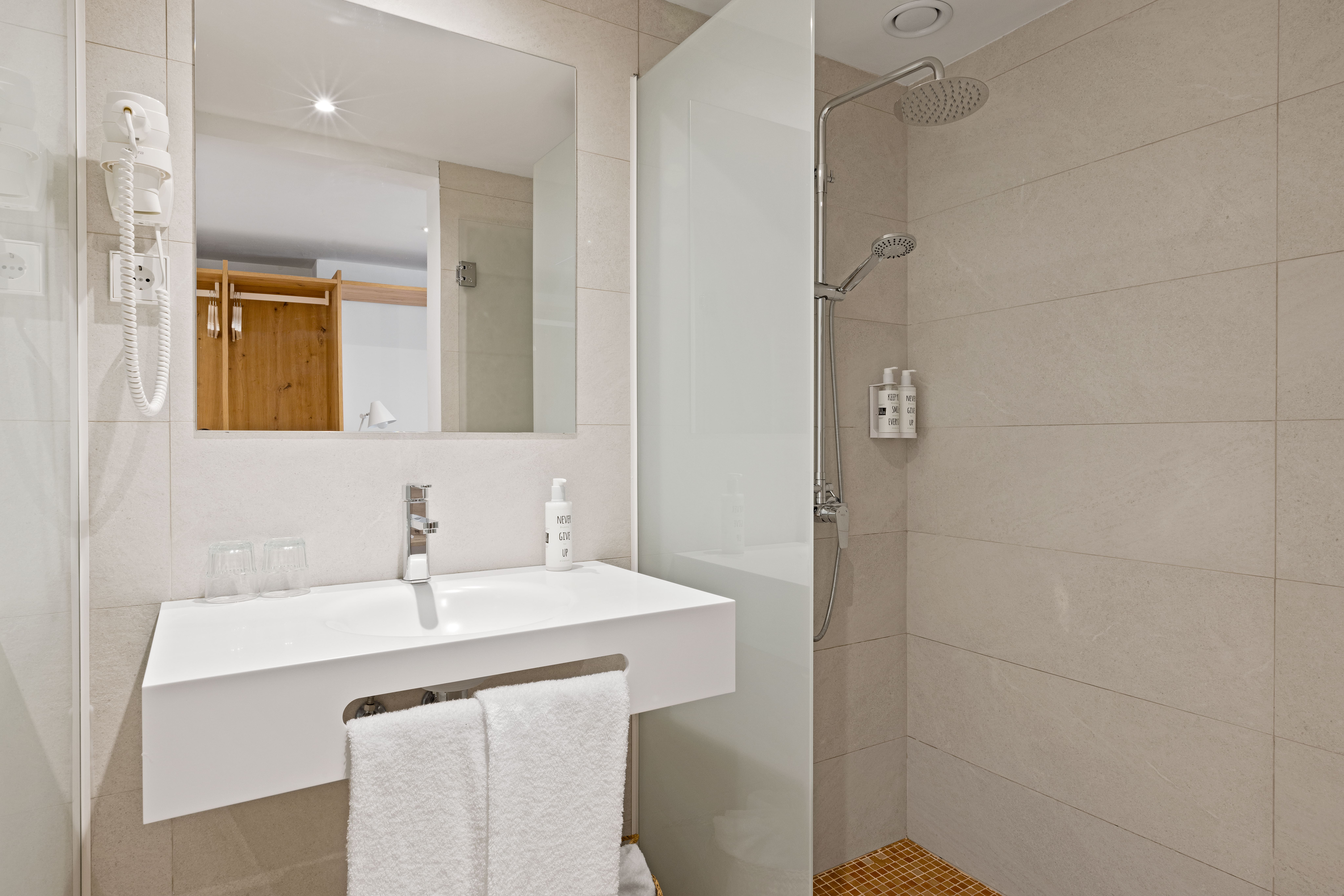 Palmanova Beach Apartments by TRH 60/62