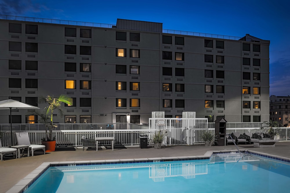 Hilton Garden Inn Los Angeles Hollywood 5/41