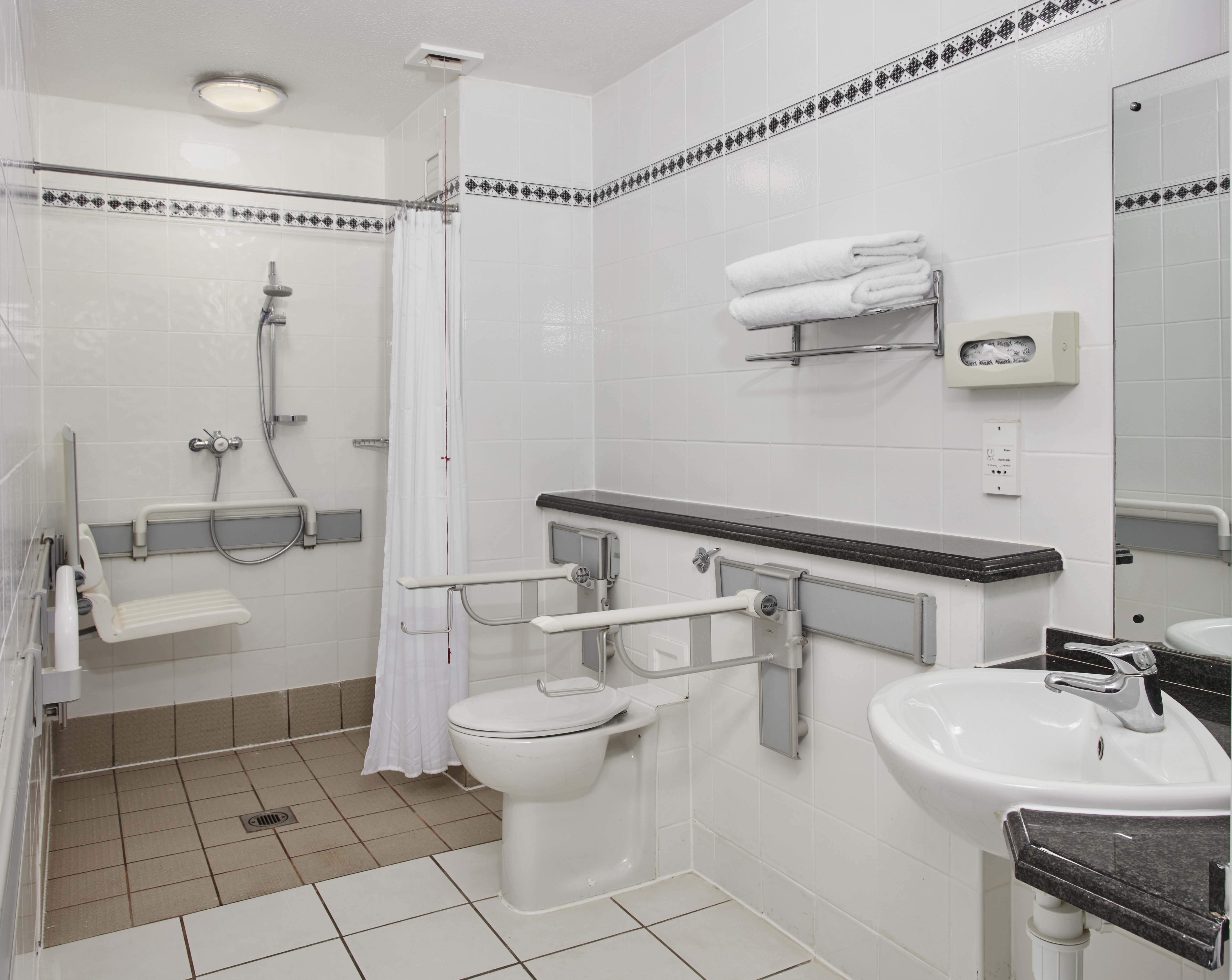 Leonardo Hotel East Midland Airport 53/54