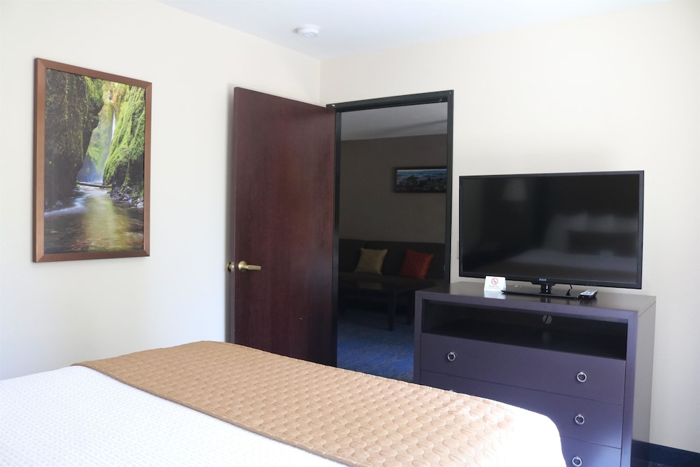 Best Western Plus Portland Airport Hotel & Suites 29/41